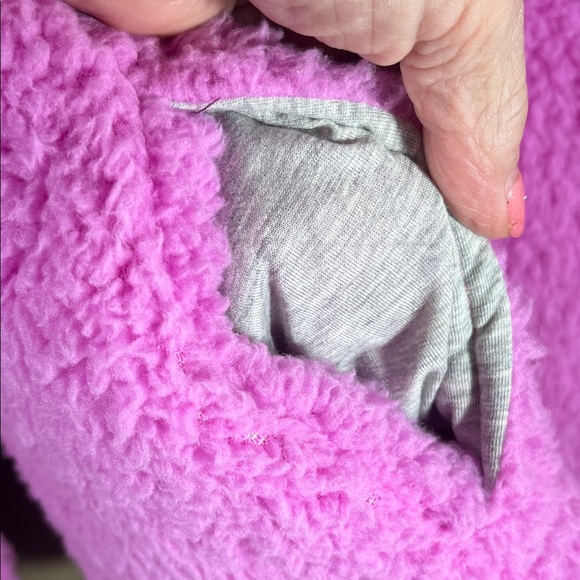 NWT Colorful Jr. Fluffy Faux Fur Sweatshirt w/ Pockets Pink White Orange Trim - Picture 5 of 9